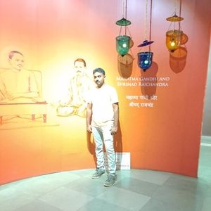 Meet your Posher, Pramod